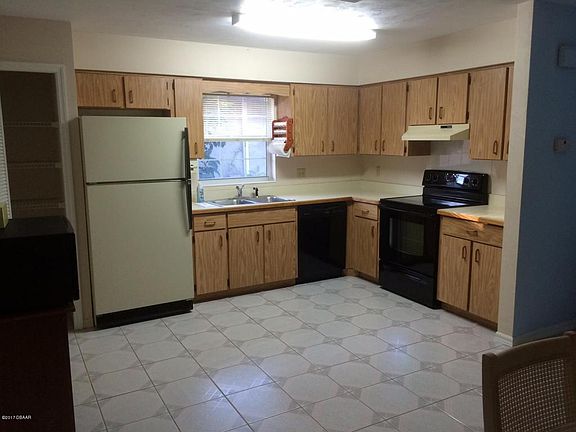 3rd image of 847 Brimfield Ct