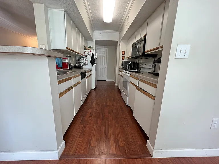 151 SW 117th Ave #207 — Photo 9