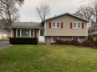 17884 W Greentree Rd, Grayslake, IL 60030