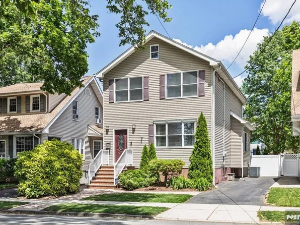 242 Washington Ave, Rutherford, NJ 07070