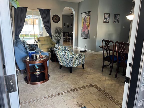 5th image of 6061 Charloma Dr