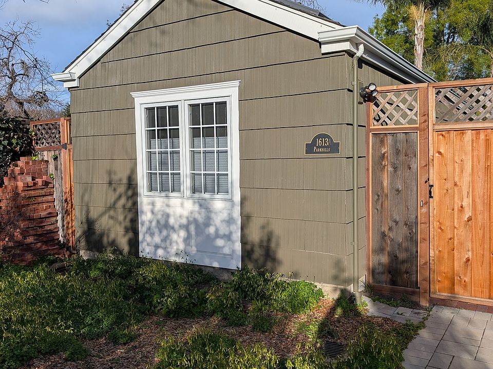 1st image of 1613 Parkhills Ave #A