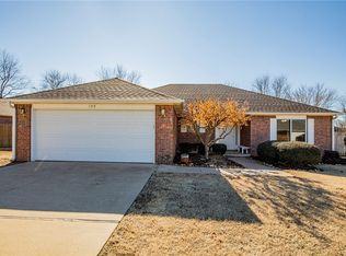 109 Birch St, Centerton, AR 72719