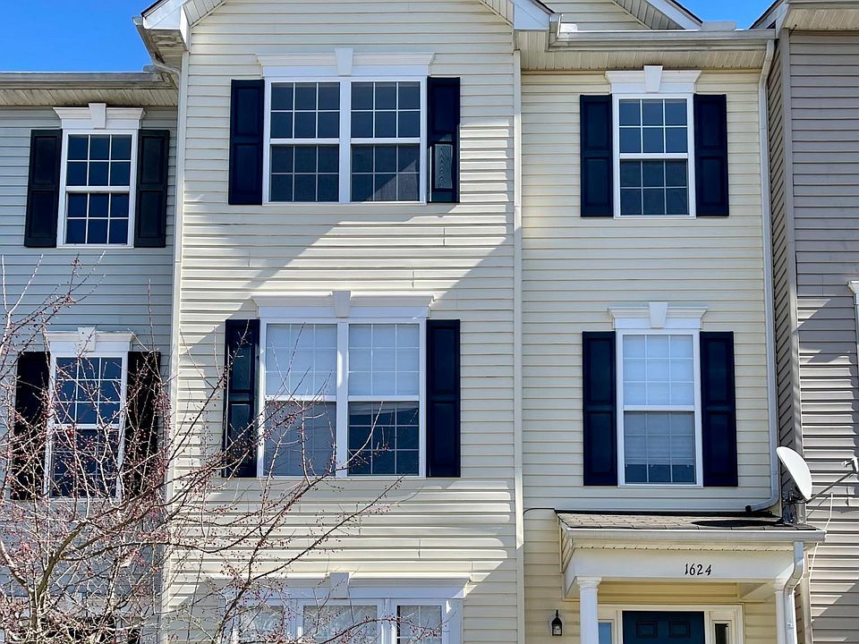 1624 Blue Heron Dr. Front Elevation