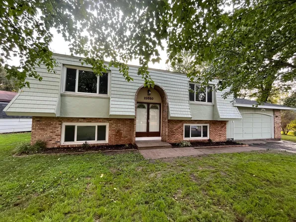 23550 Degardner Cir NW, Saint Francis, MN 55070