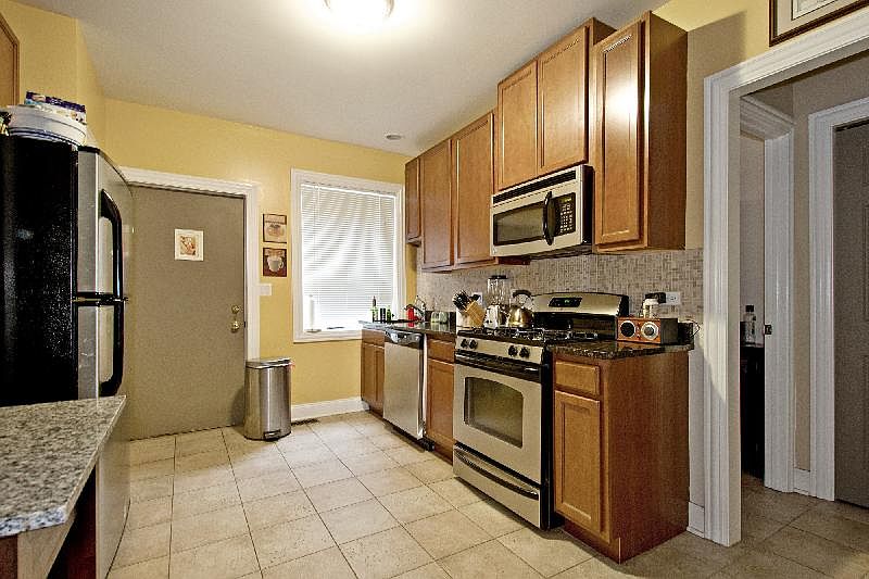 1st image of 4010 N Hamlin Ave