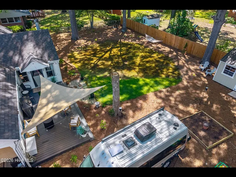 611 Clark Dr — Photo 33