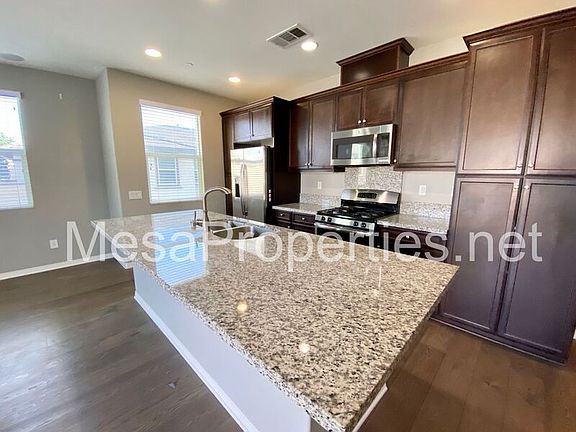 4th image of 6038 Bellevue St