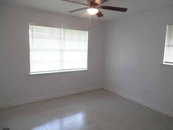 3rd image of 512-514 Oriole St #512