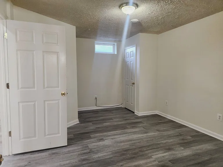 406 Clairborne St — Photo 23