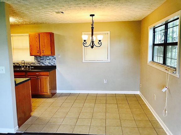 2nd image of 1871 Teasley Dr SE