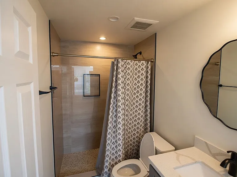 1056 Hoffman Ave #3 — Photo 2