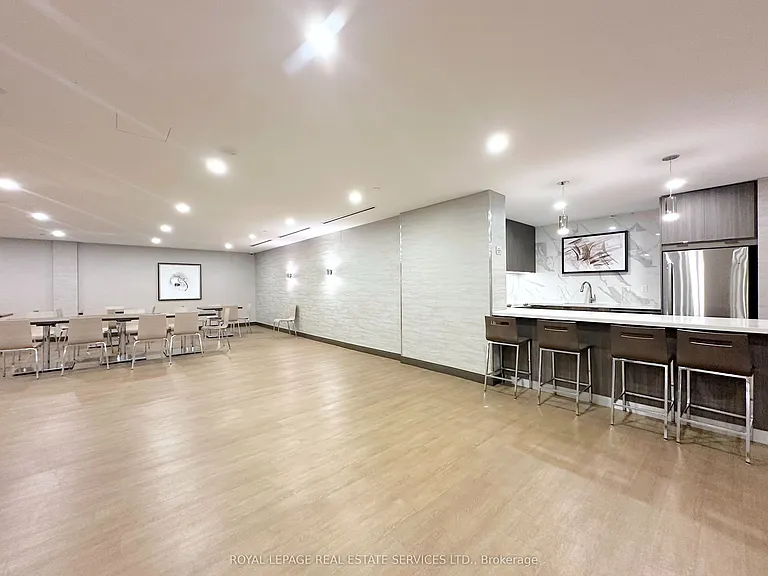 30 Denton Ave #1021 — Photo 15