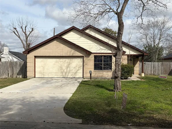 1921 Estate Dr, Deer Park, TX 77536