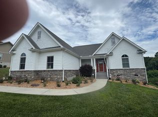 127 Rockbridge Rd, Mills River, NC 28759