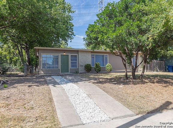 3rd image of 211 Denton Dr