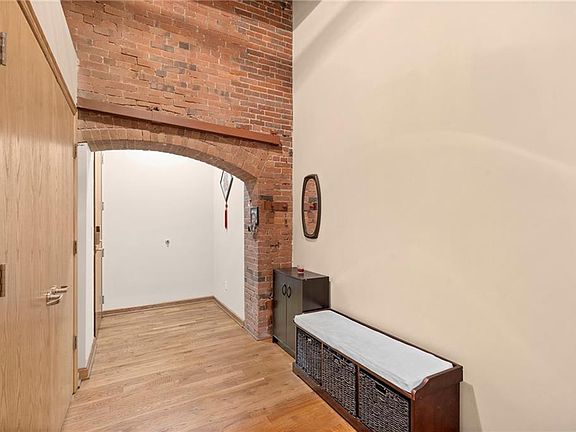 2nd image of 635 W Lakeside Ave APT 405