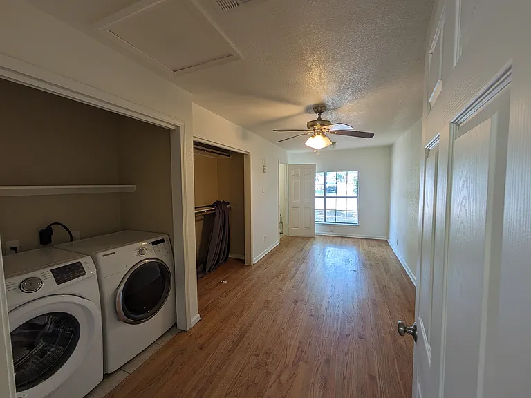 549 W Merriweather St — Photo 12