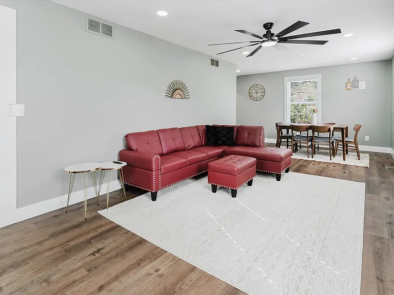 1210 Washtenaw Ave — Photo 7