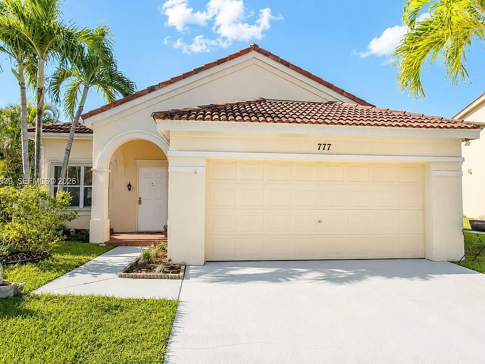 777 Tanglewood Cir