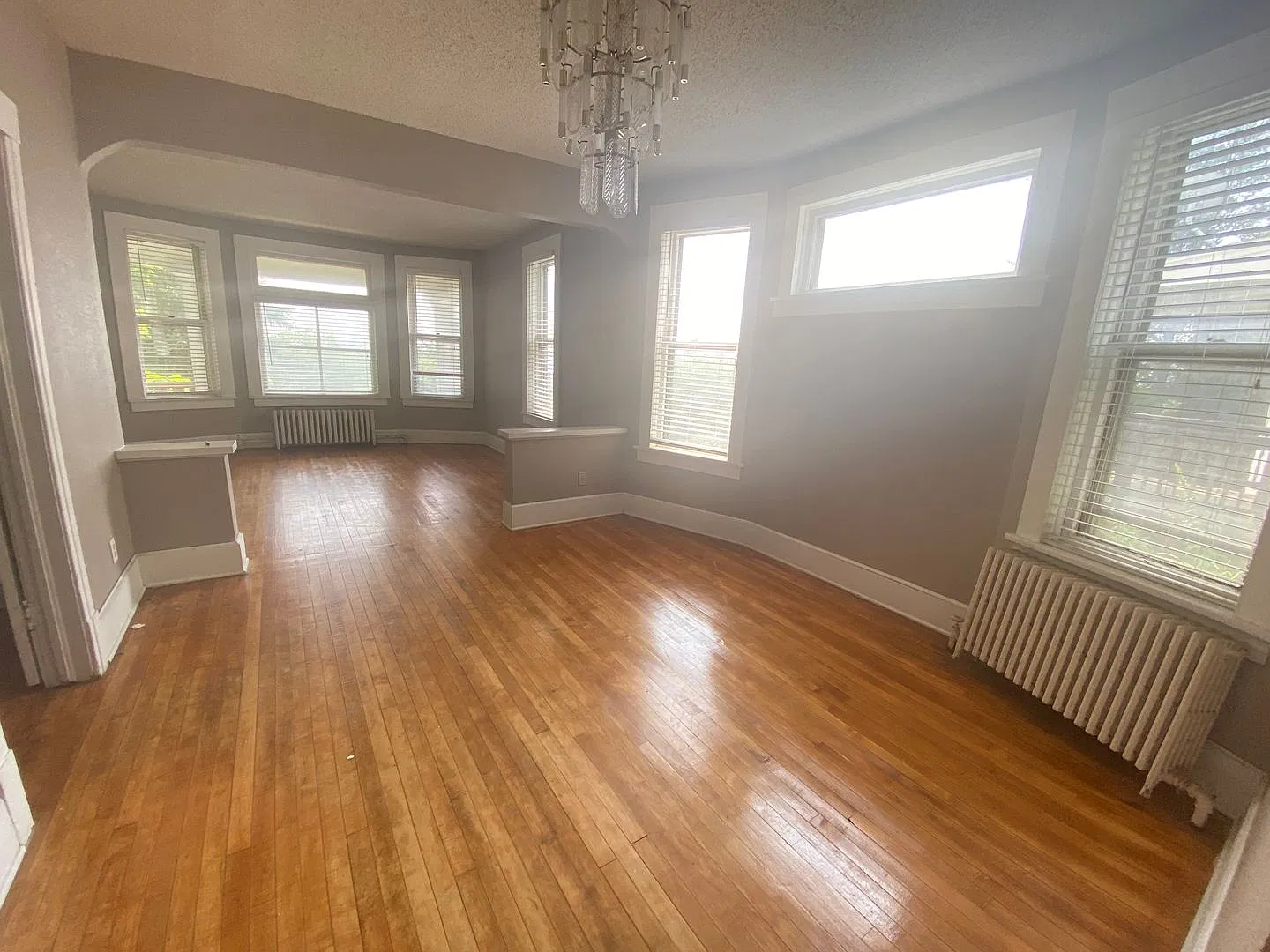 208 Piedmont Ave — Photo 2