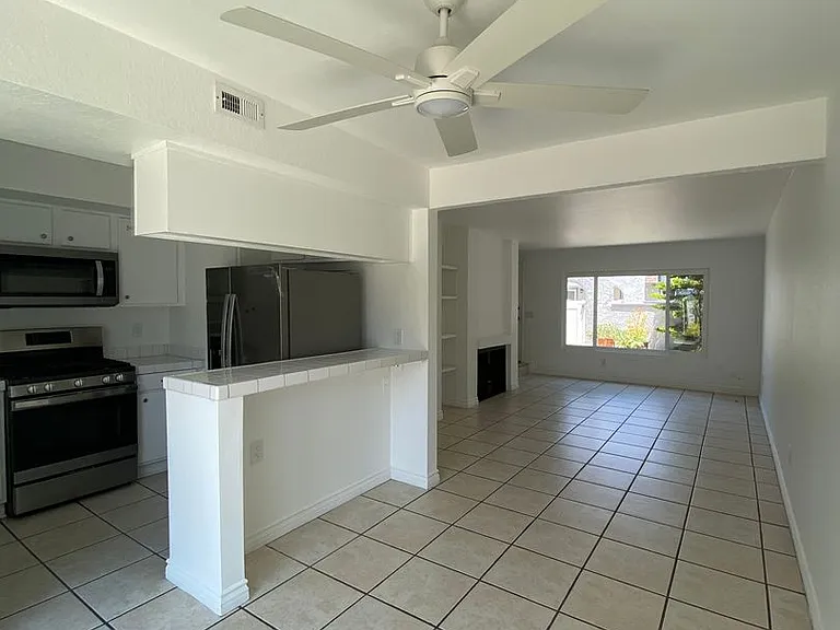 4675 Twintree Dr #5 — Photo 6