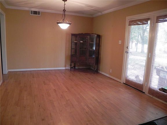 3rd image of 200 Brookhollow Dr