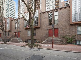 525 1/2 Spruce St #10, Philadelphia, PA 19106