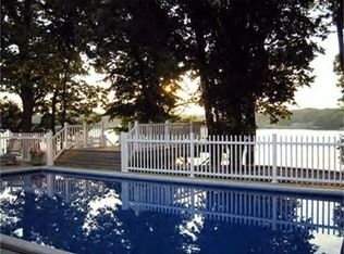 41 N Country Club Rd, Decatur, IL 62521