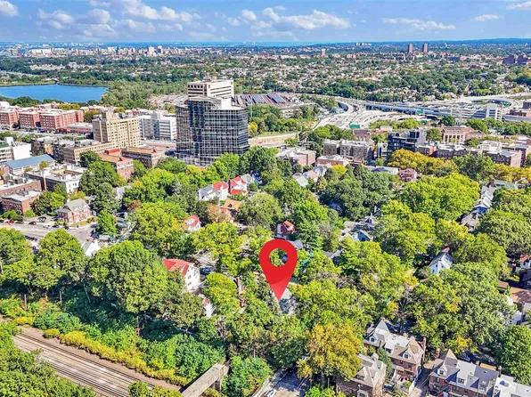 81-26 Austin Street image 23 of 30