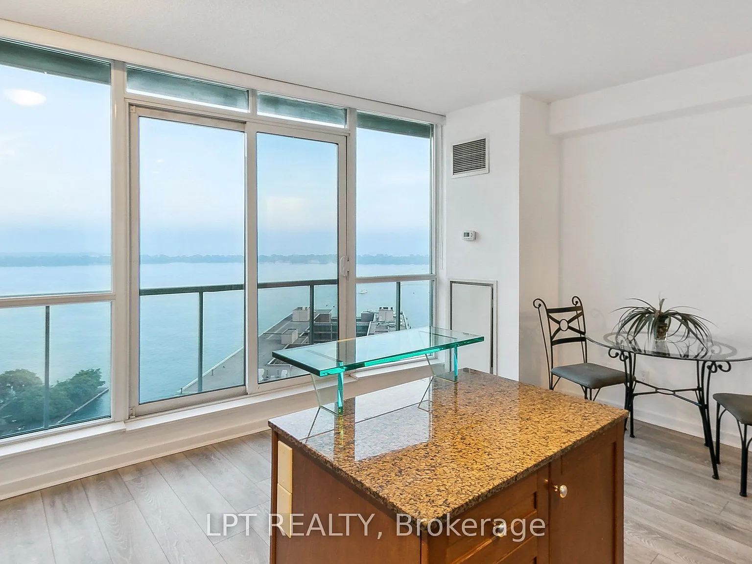 1 bed, $2,600 — Photo 2