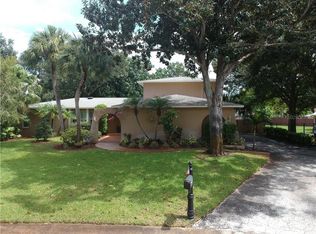 7945 Idlewild Ln, Seminole, FL 33777