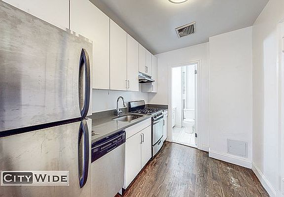 4th image of 37 E 65th St #2E