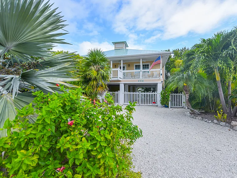 320 W Indies Dr — Photo 33