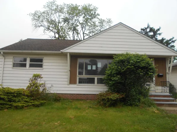 26128 Benton Ave, Euclid, OH 44132