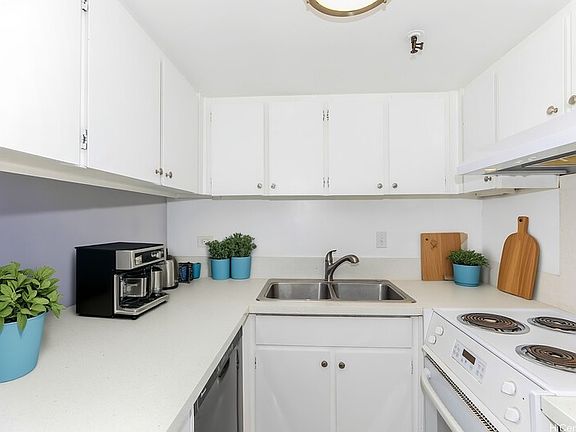 5th image of 2499 Kapiolani Blvd APT 1004