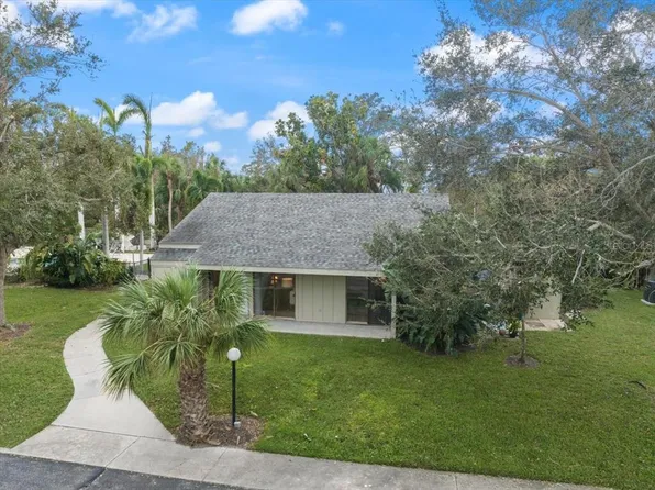 2212 Bahia Vista St APT I1, Sarasota, FL 34239