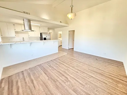 385 Loma Photo 1