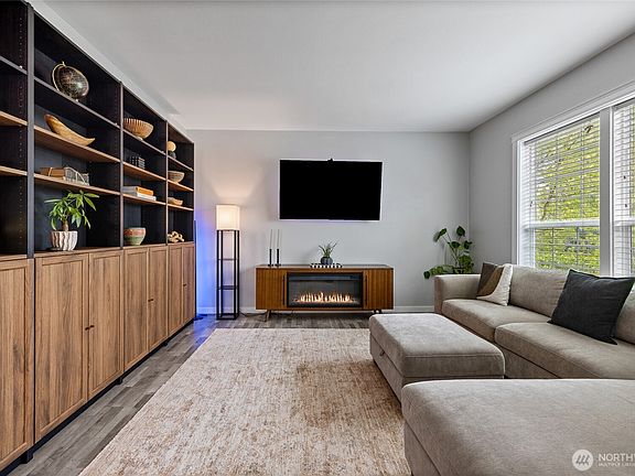 5th image of 18539 97th Avenue E