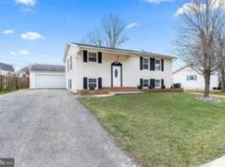 130 E Rutherford Dr, Newark, DE 19713