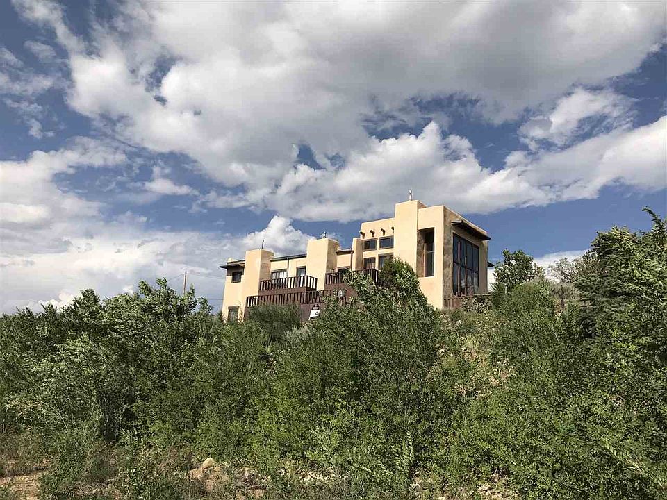 1st image of 20 W Camino Abajo De La Loma