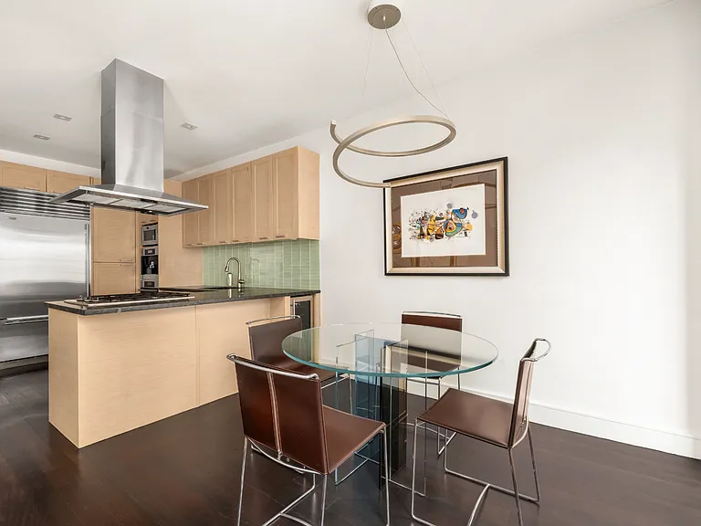 345 E 50th St #5D — Photo 5