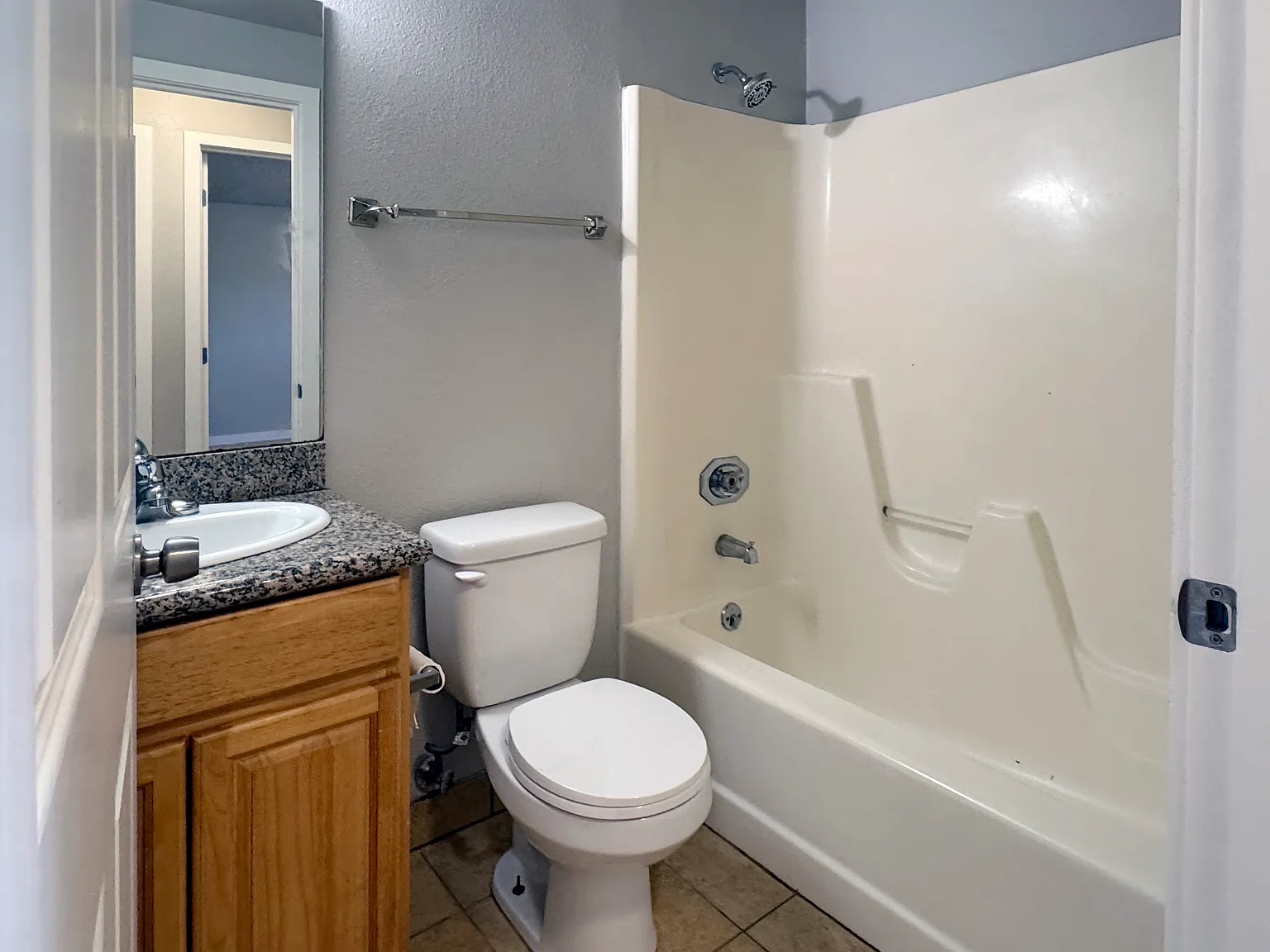 2 bed, 850 sqft, $1,650 — Photo 4