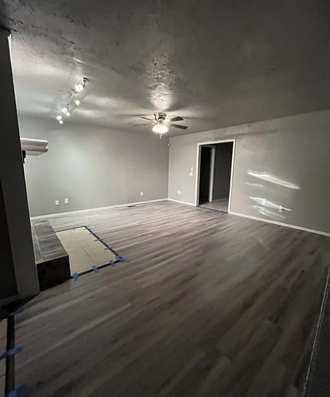 401 Conestoga Dr — Photo 1