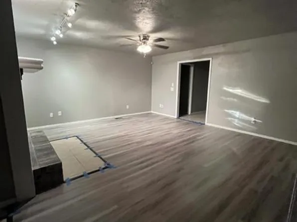 401 Conestoga Dr, Yukon, OK 73099