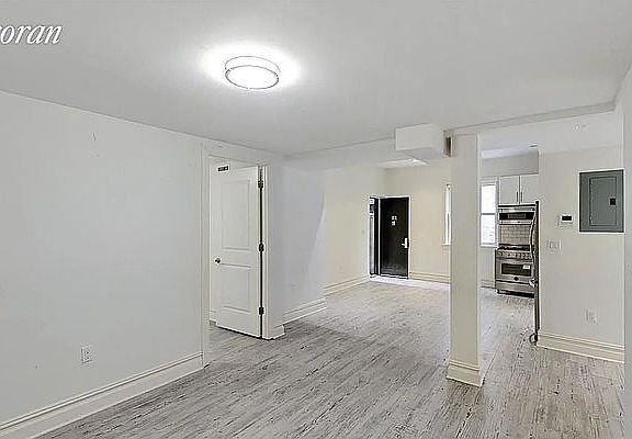 4th image of 871 Park Pl APT 1R