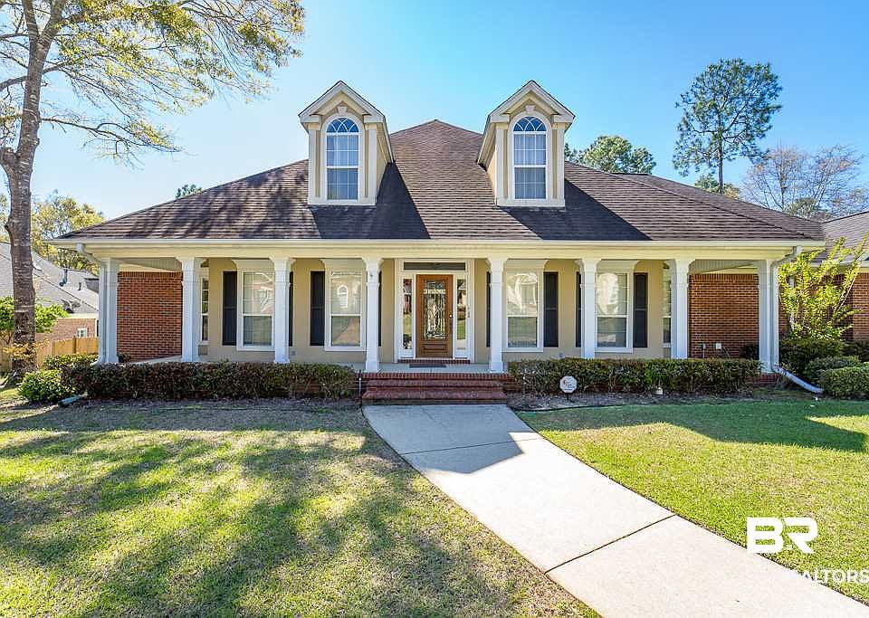 1st image of 212 N Circle Dr