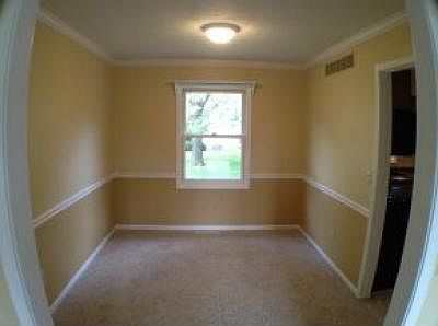 3rd image of 59741 Thornberry Ct