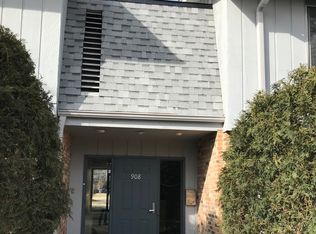 908 E Old Willow Rd APT 103, Prospect Heights, IL 60070