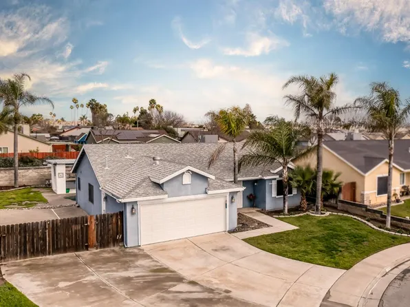 1326 Elm Ct, Hanford, CA 93230